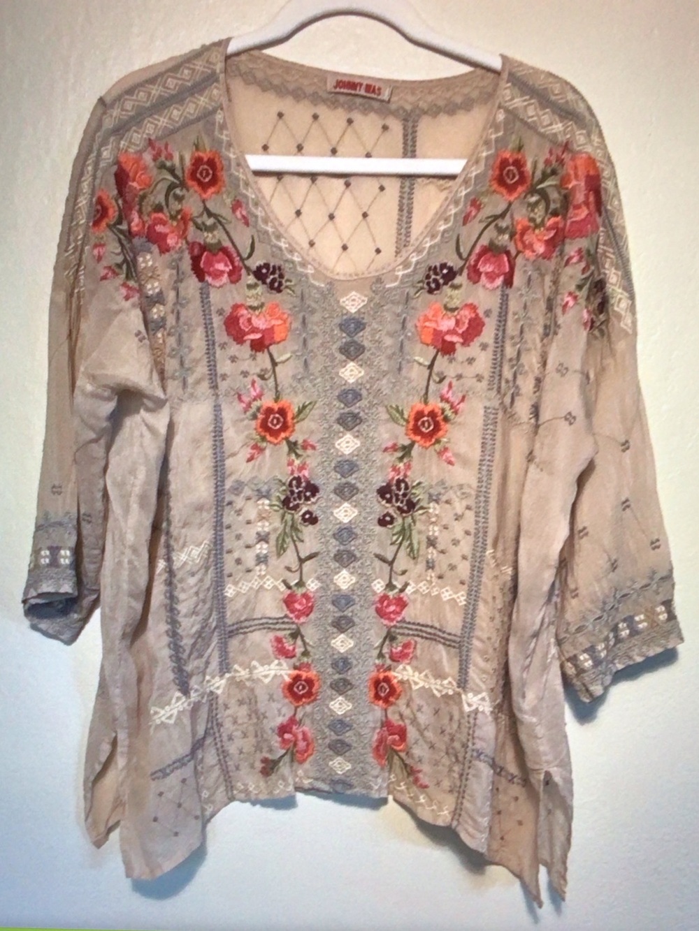 Johnny Was Beige Embroidered Floral Scoop-Neck Tunic
